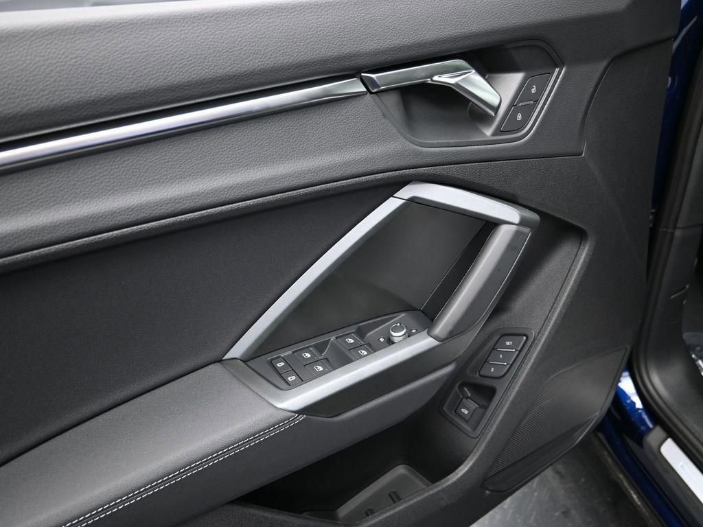New 2025 Audi Q3 2.0T Premium image 12