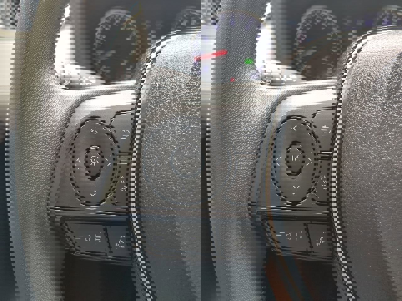 Used 2020 Toyota RAV4 XLE Premium image 21