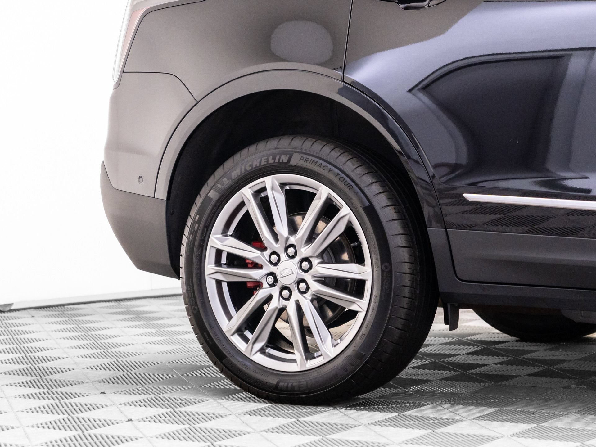 Certified 2026 Cadillac XT5 Sportv w/ LPO, Floor Liner Package AWD/4WD image 36