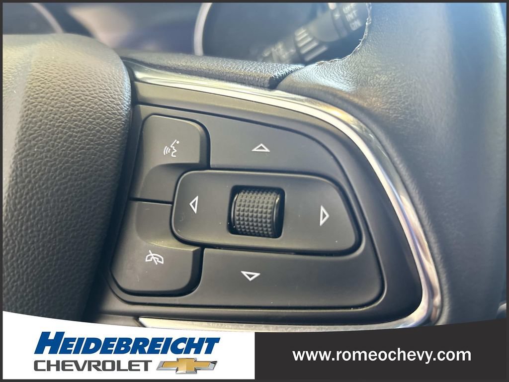 Used 2023 Buick Encore GX Select w/ Sport Touring Package FWD image 19