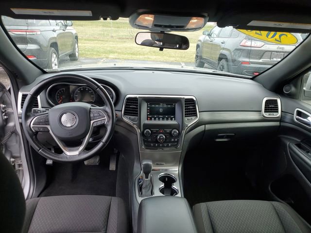 Used 2020 Jeep Grand Cherokee Laredo image 24