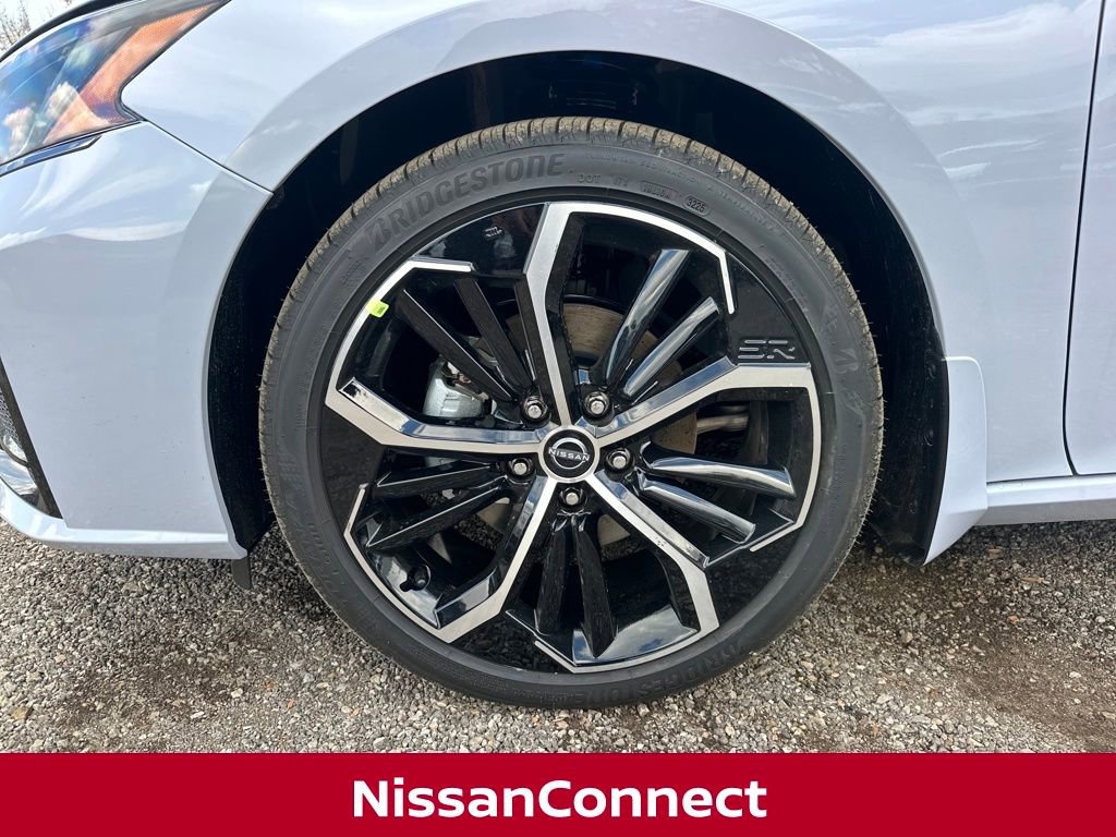 New 2025 Nissan Altima 2.5 SR image 11