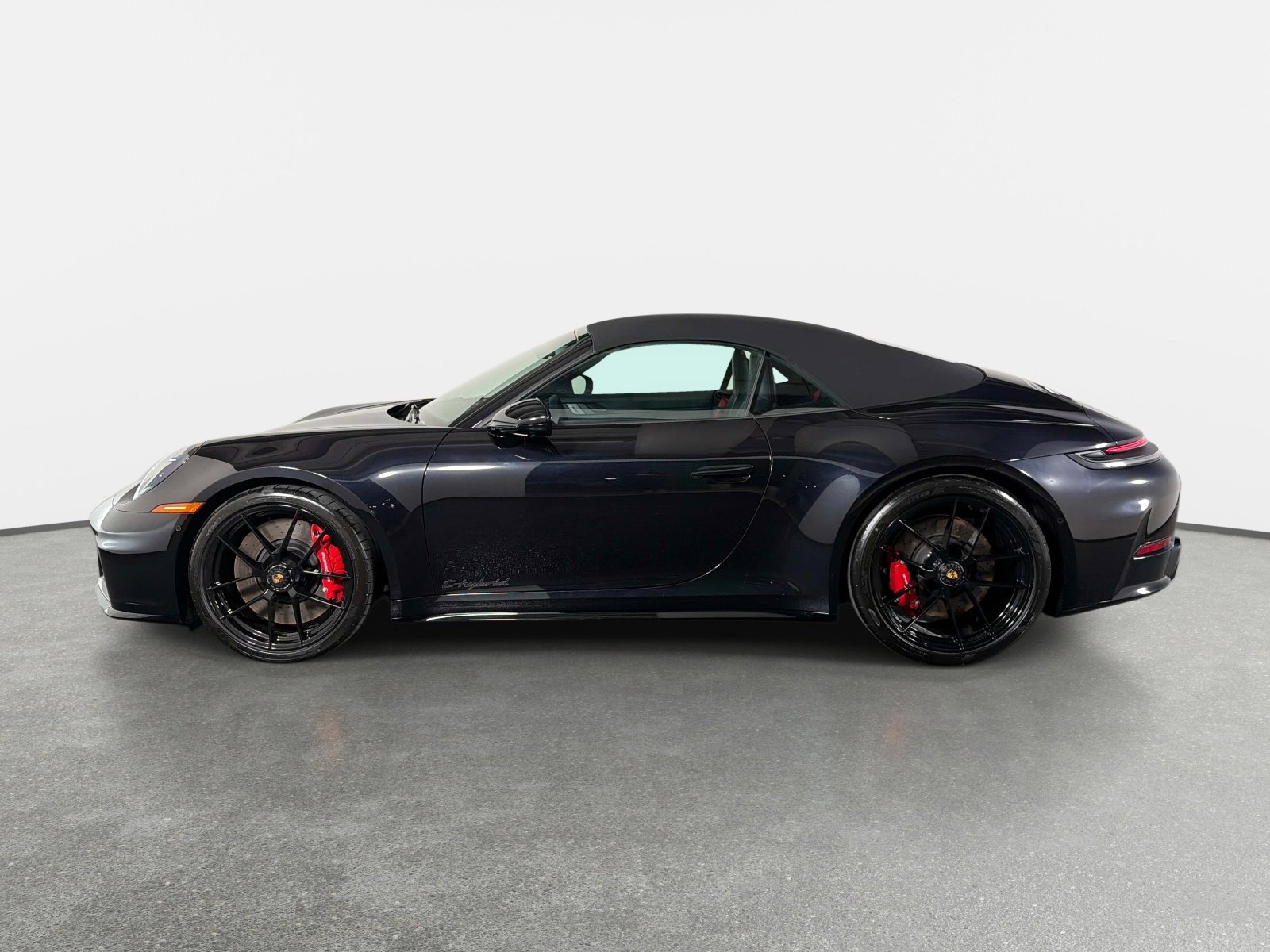 Used 2026 Porsche 911 Carrera 4 GTS AWD/4WD image 6
