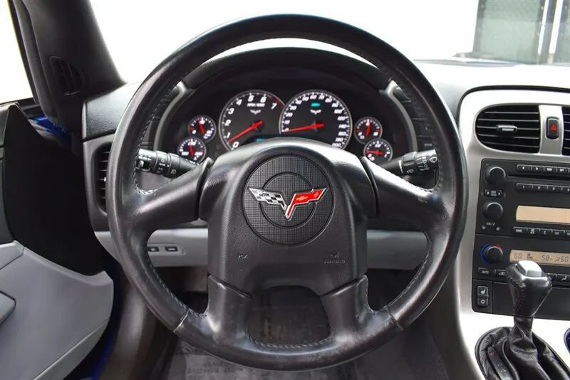 Used 2005 Chevrolet Corvette Coupe w/ Preferred Equipment Group RWD image 18