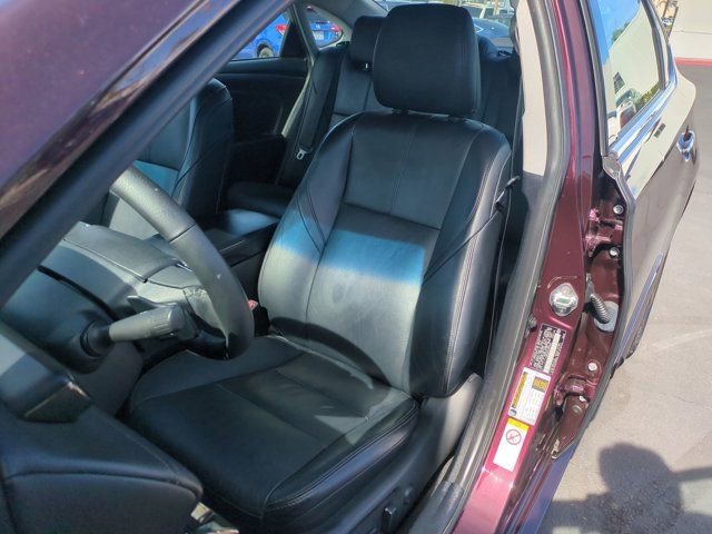 Used 2018 Toyota Avalon XLE Plus w/ All Weather Liner Package image 12