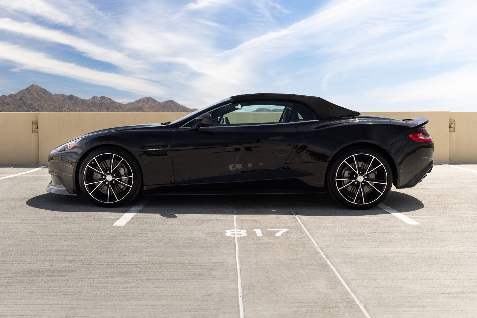 Used 2015 Aston Martin Vanquish Volante RWD image 10
