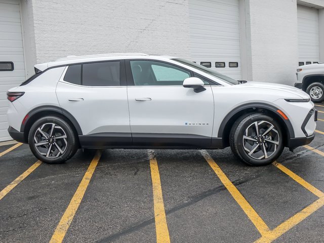 New 2026 Chevrolet Equinox EV LT image 5