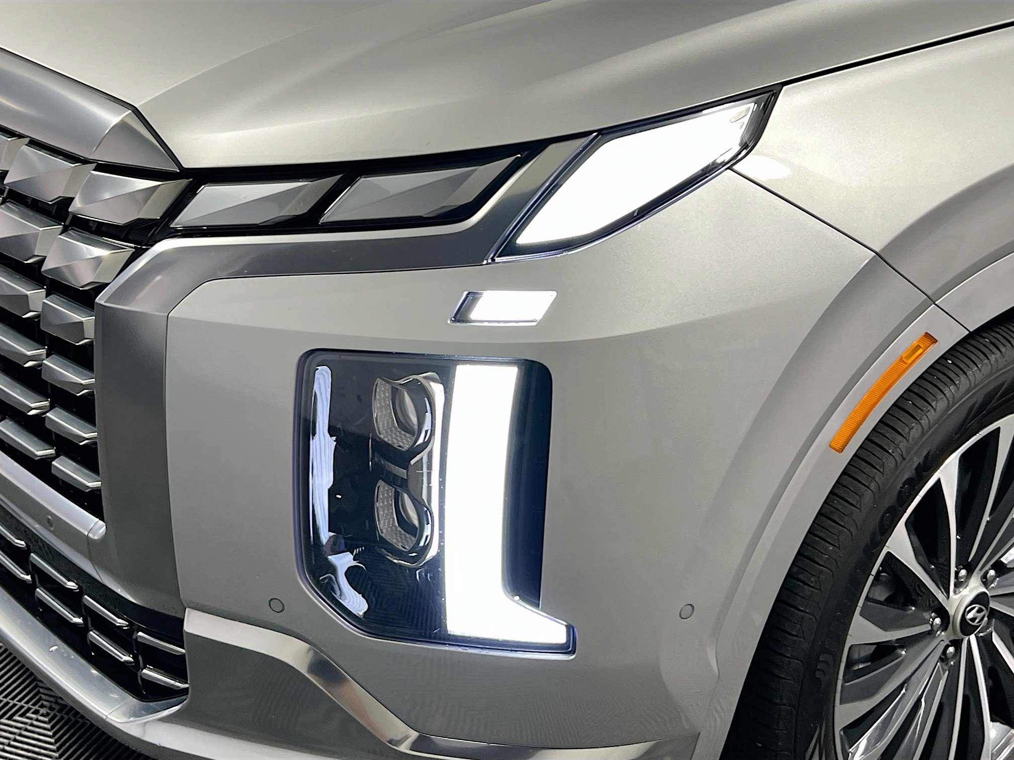 Used 2025 Hyundai Palisade Calligraphy image 11