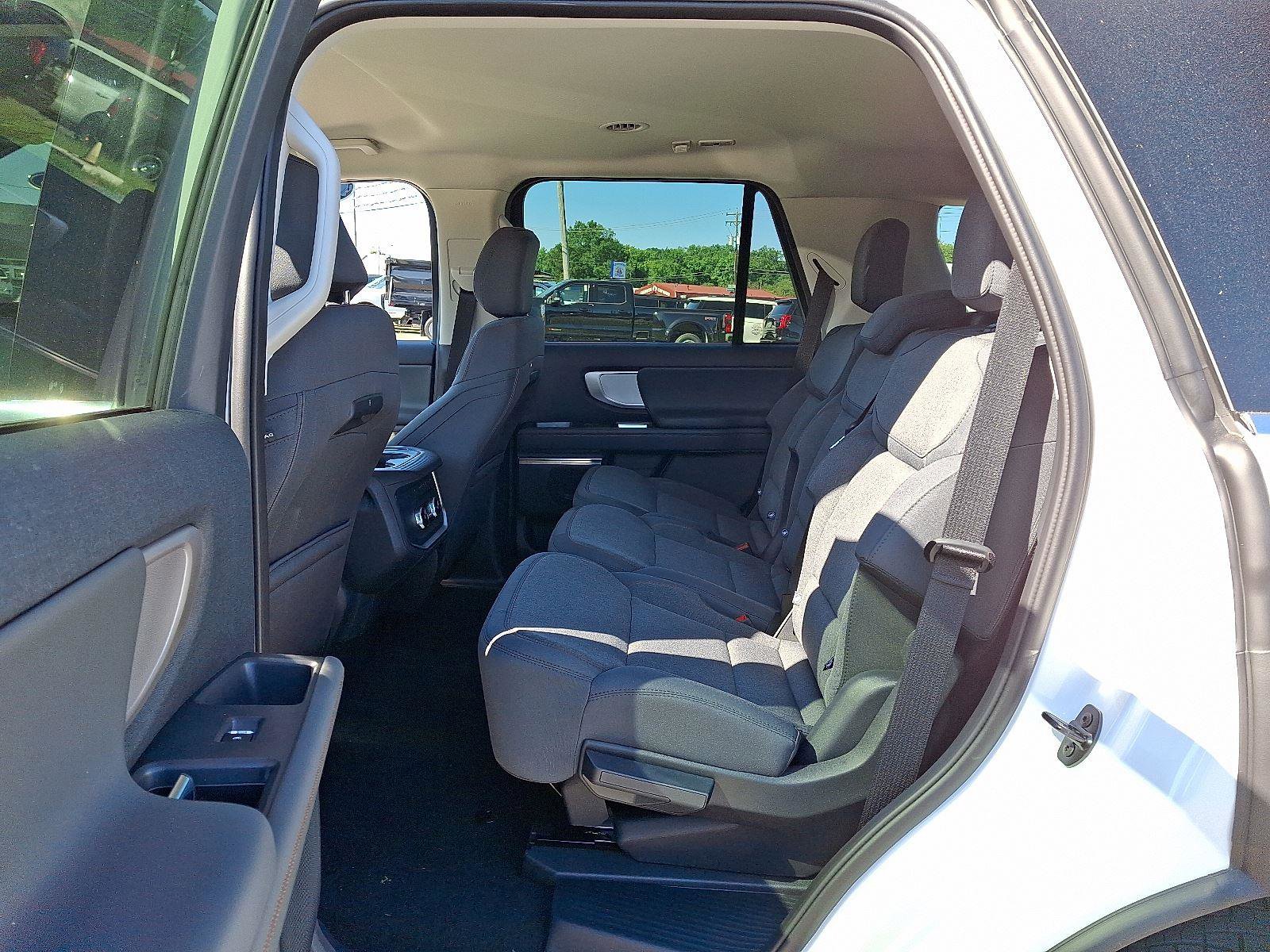 New 2025 Ford Expedition Active image 6