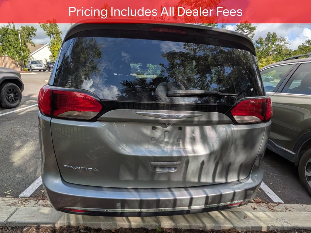 Used 2019 Chrysler Pacifica Touring-L FWD image 5