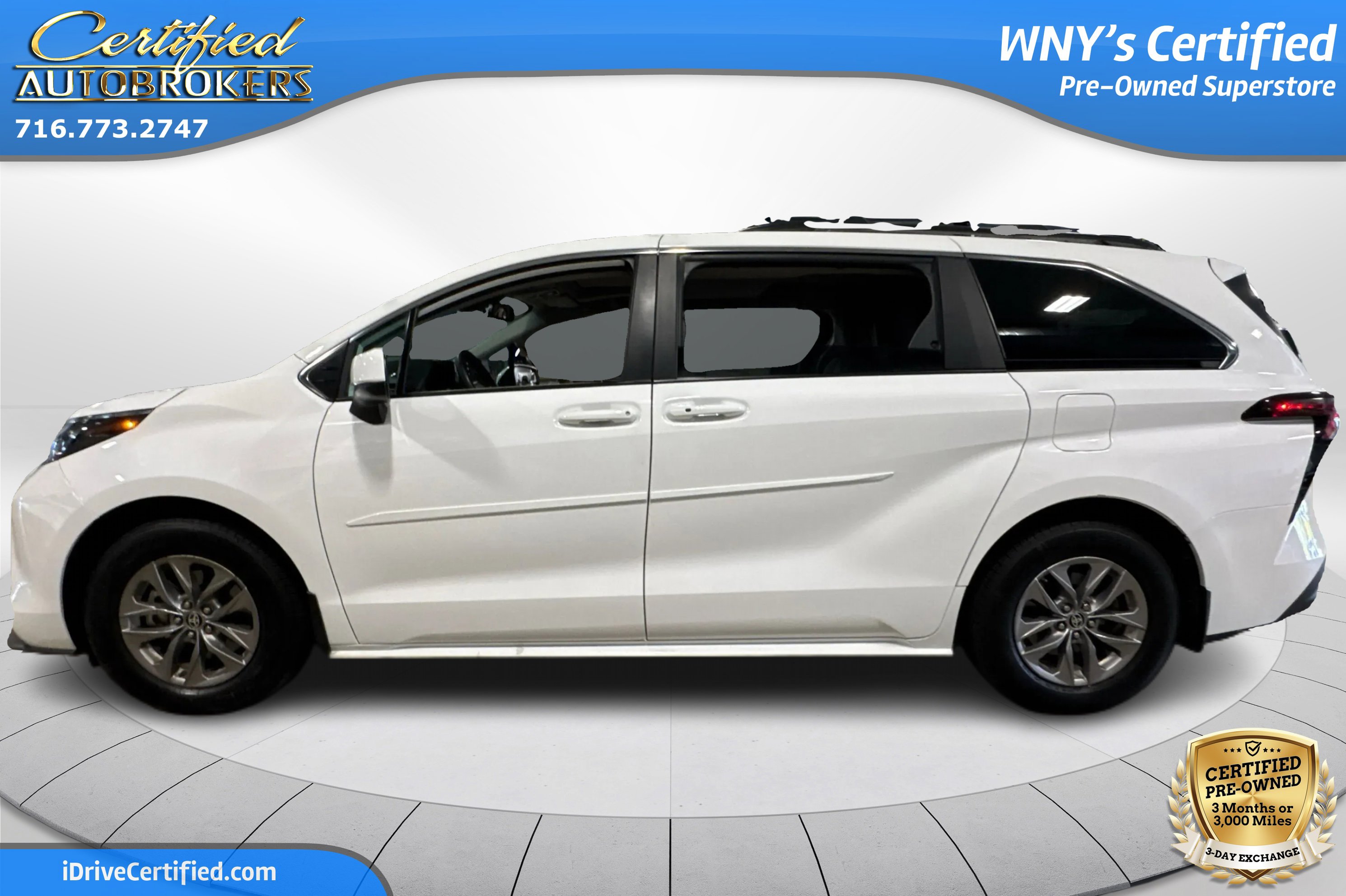 Used 2024 Toyota Sienna LE image 9