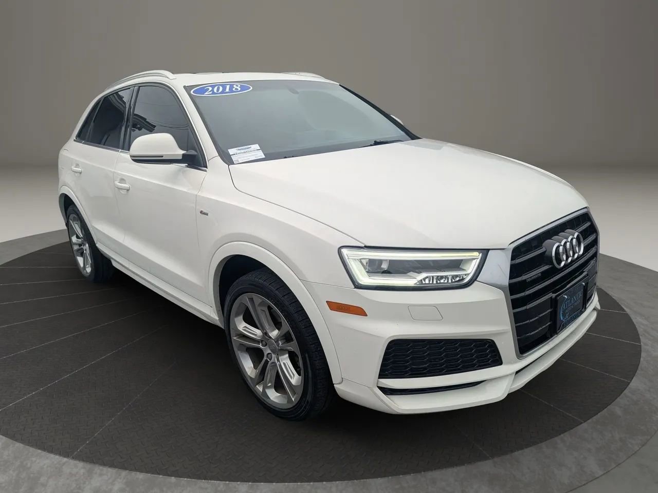 Used 2018 Audi Q3 2.0T Premium Plus w/ Premium Plus Package image 3