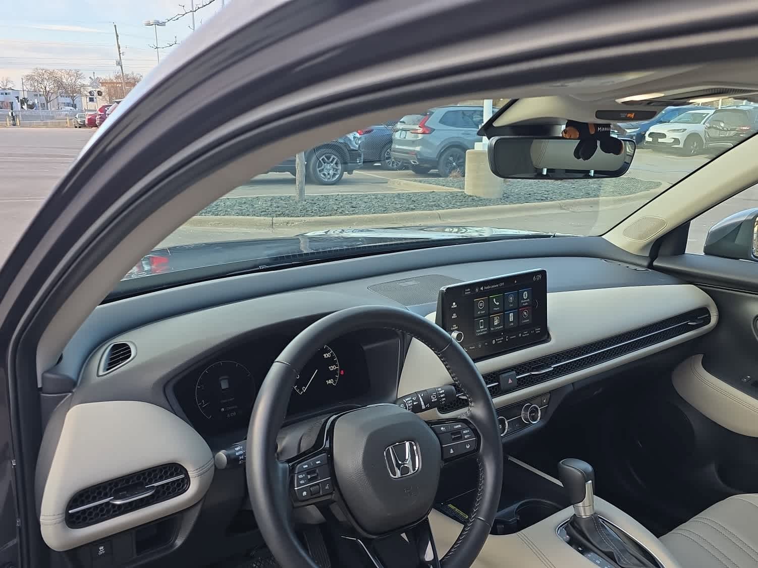 Used 2025 Honda HR-V EX-L image 8