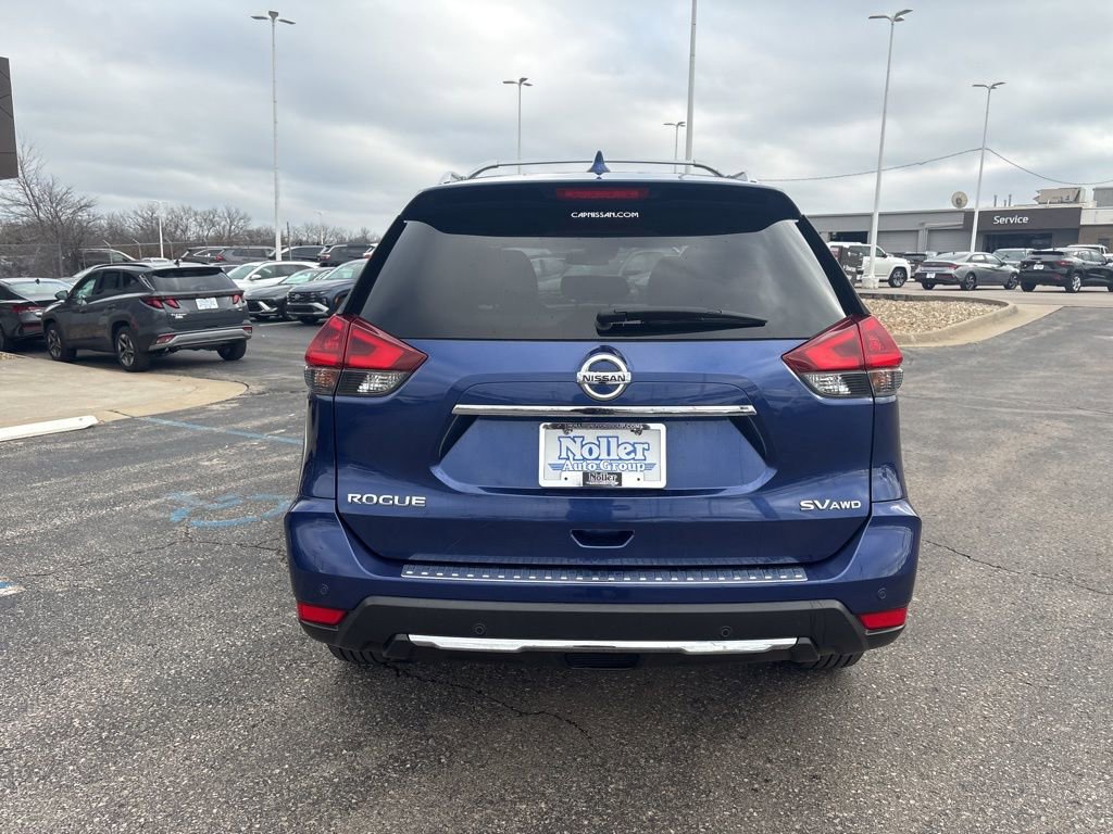 Used 2019 Nissan Rogue SV w/ Premium Package image 5
