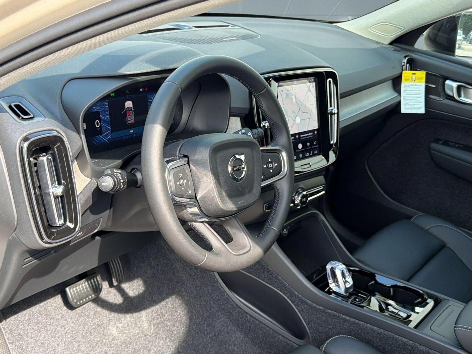 New 2026 Volvo XC40 B5 Ultra w/ Protection Package Premier AWD/4WD image 4
