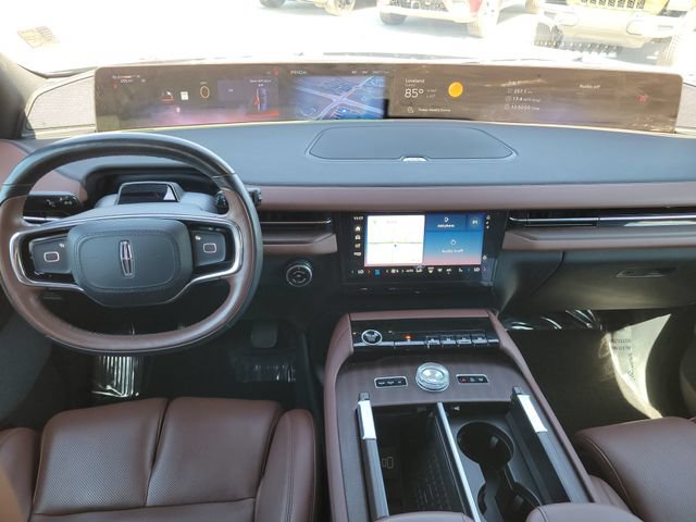Certified 2025 Lincoln Navigator Reserve AWD/4WD image 10