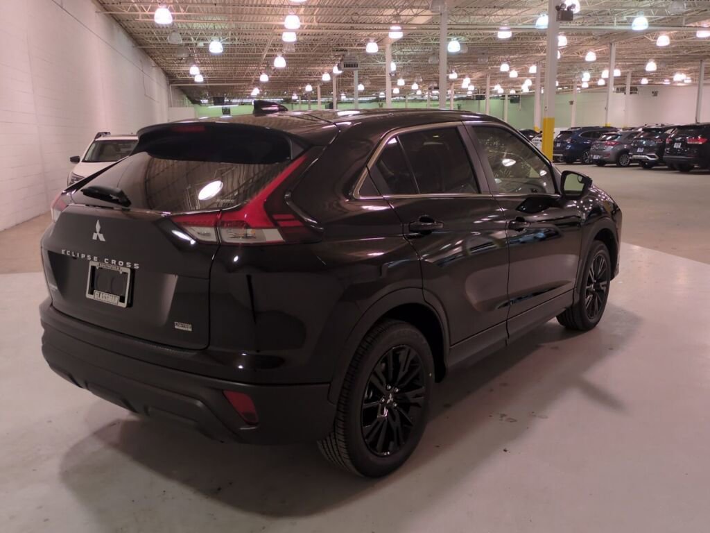 New 2025 Mitsubishi Eclipse Cross LE image 4