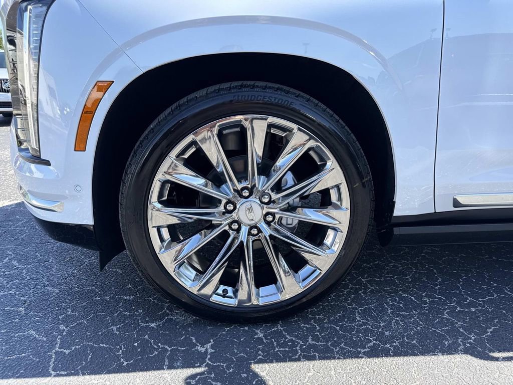 New 2026 Cadillac Escalade ESV Luxury AWD/4WD image 10