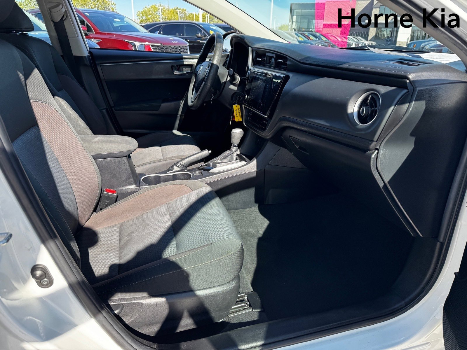 Used 2019 Toyota Corolla LE image 24