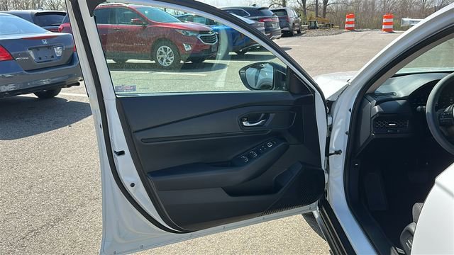 Used 2025 Honda Accord SE image 8