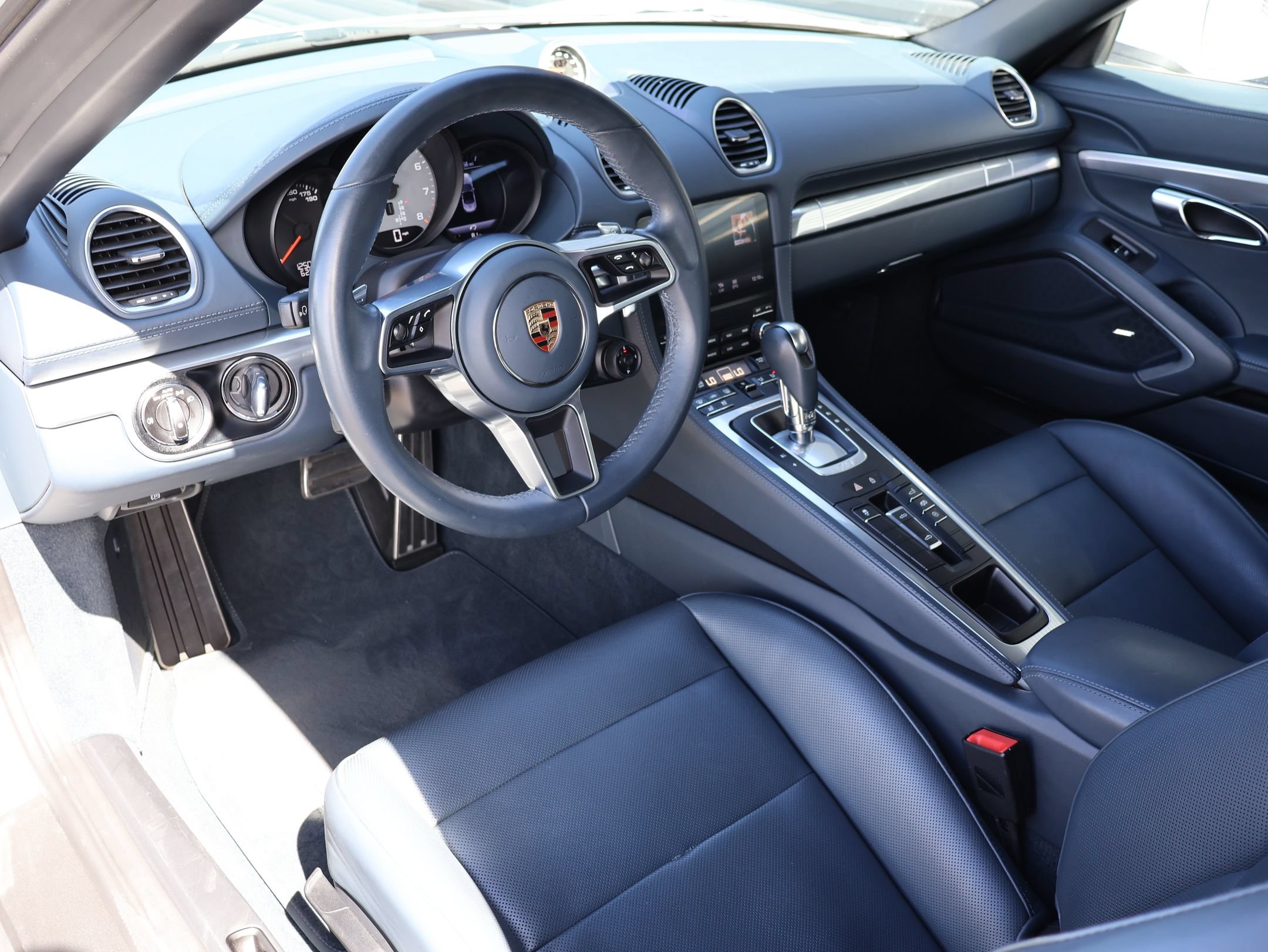 Certified 2024 Porsche 718 Boxster S RWD image 4