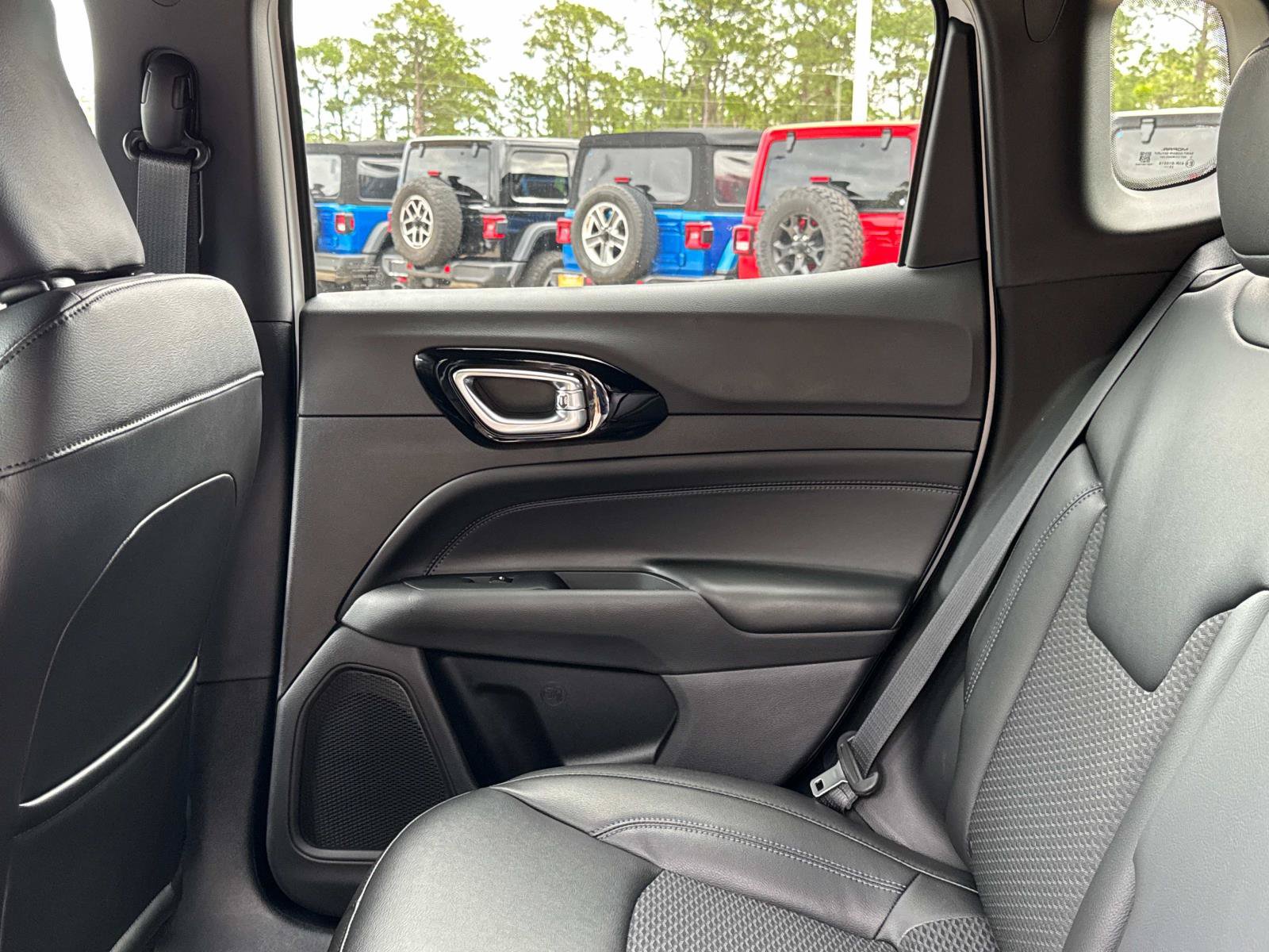 New 2026 Jeep Compass Latitude AWD/4WD image 14