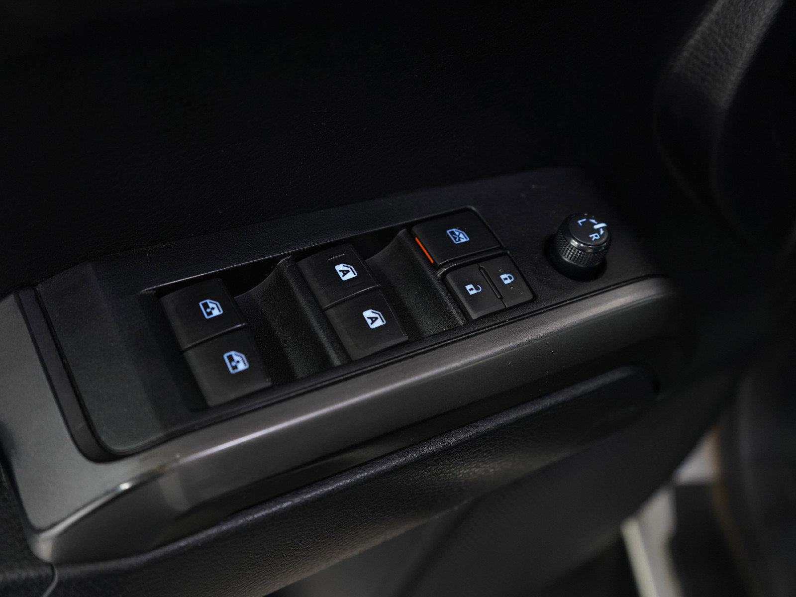 Used 2020 Toyota Tacoma TRD Sport AWD/4WD image 18