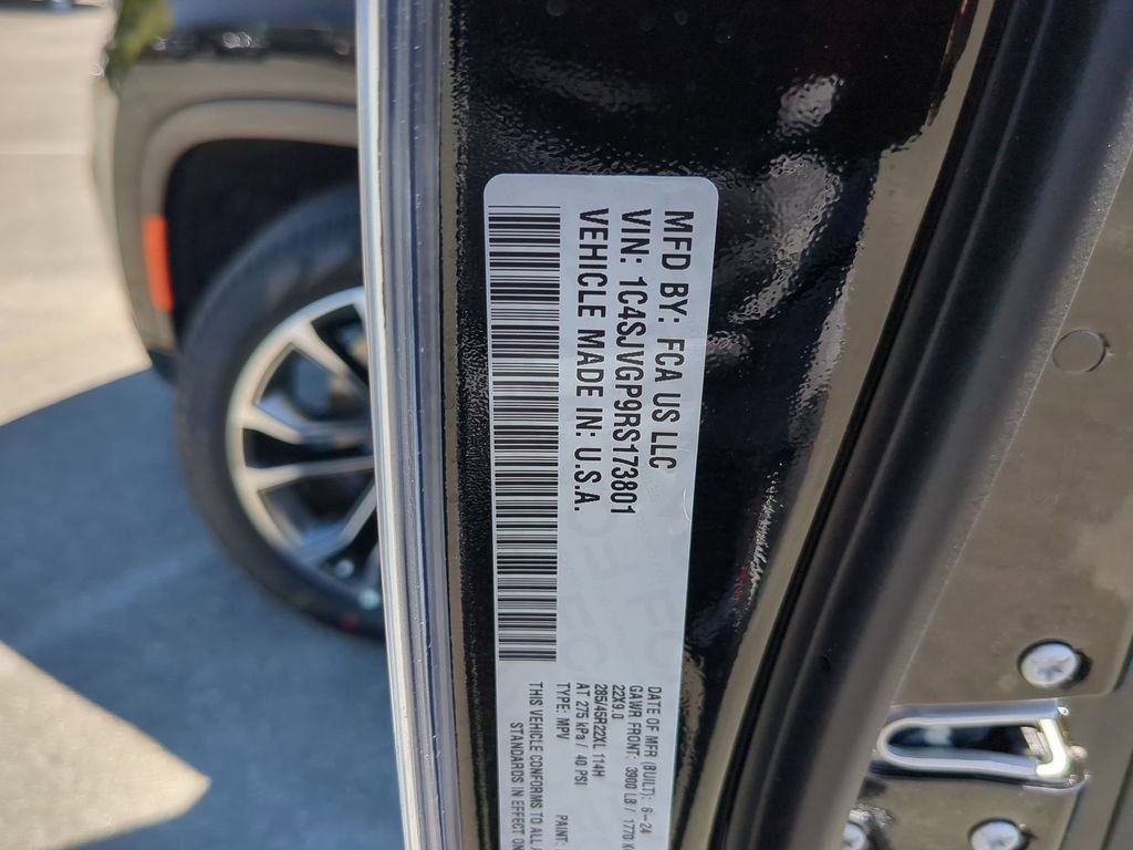 Used 2024 Jeep Grand Wagoneer Series III w/ Rear Seat Video Group 1 AWD/4WD image 24