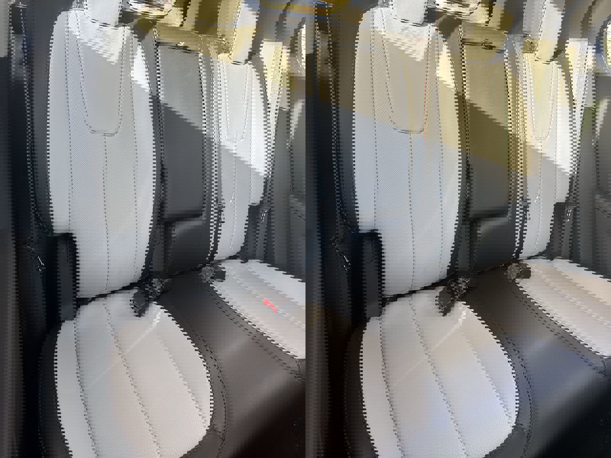 Used 2017 Chevrolet Equinox Premier w/ Enhanced Convenience Package image 28