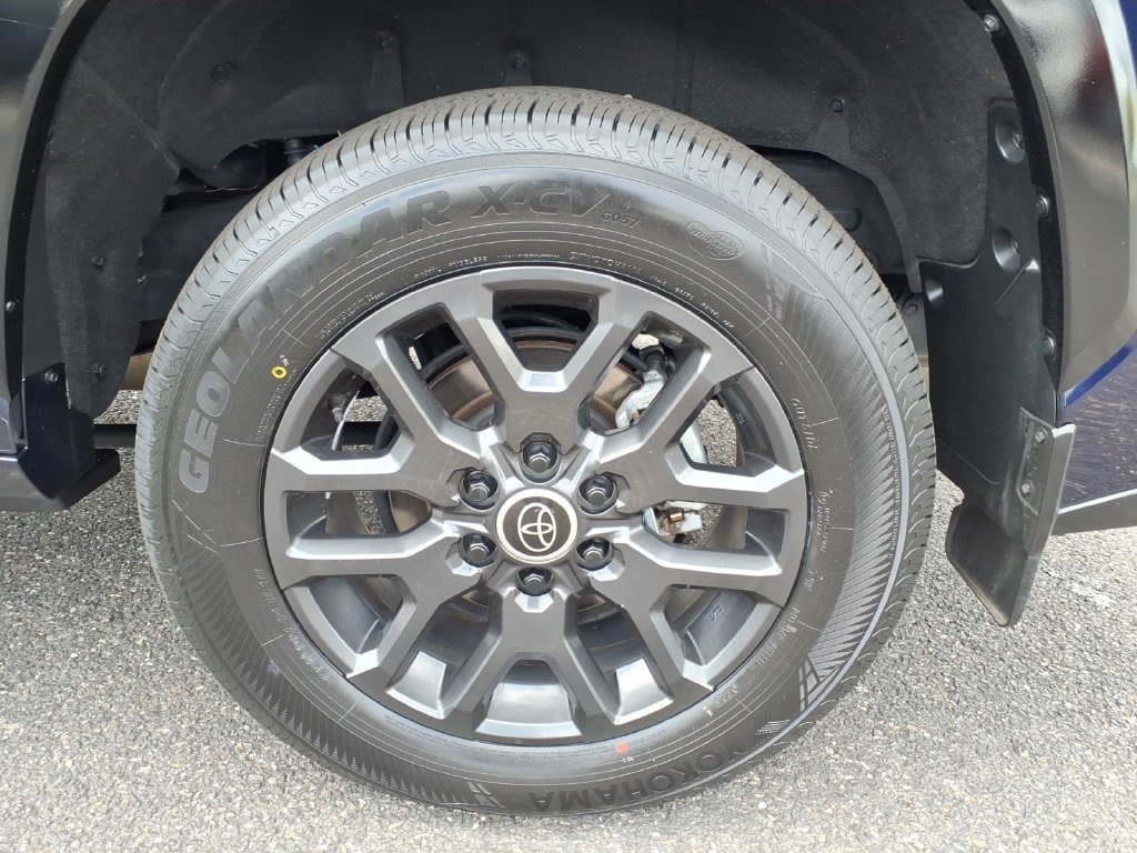 Used 2024 Toyota Sequoia Platinum AWD/4WD image 18