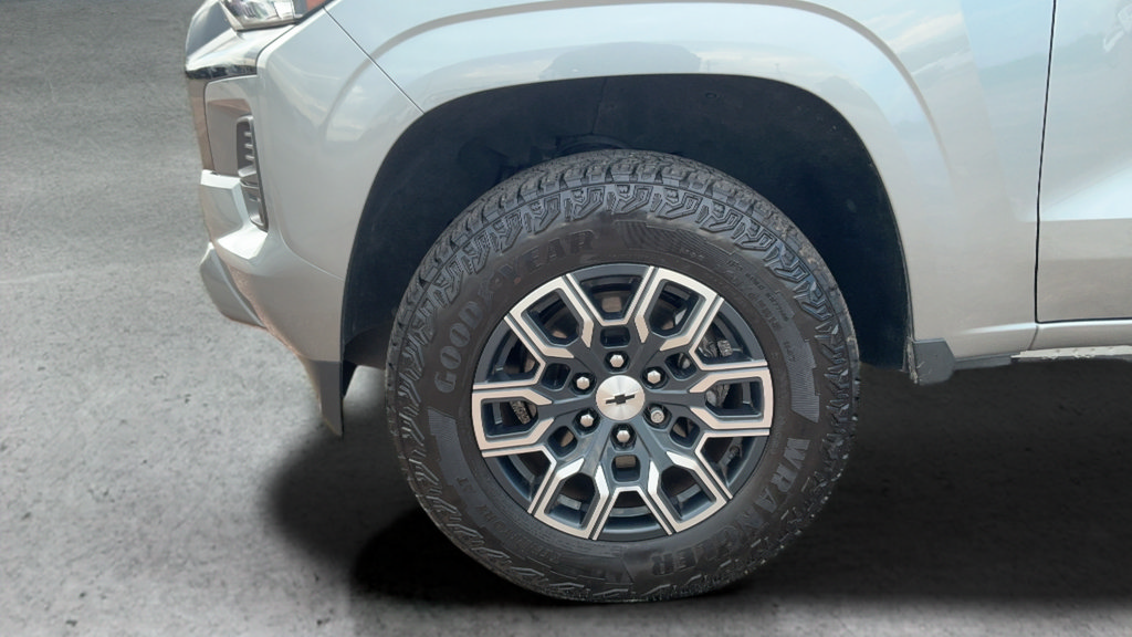 Used 2025 Chevrolet Colorado Z71 AWD/4WD image 26