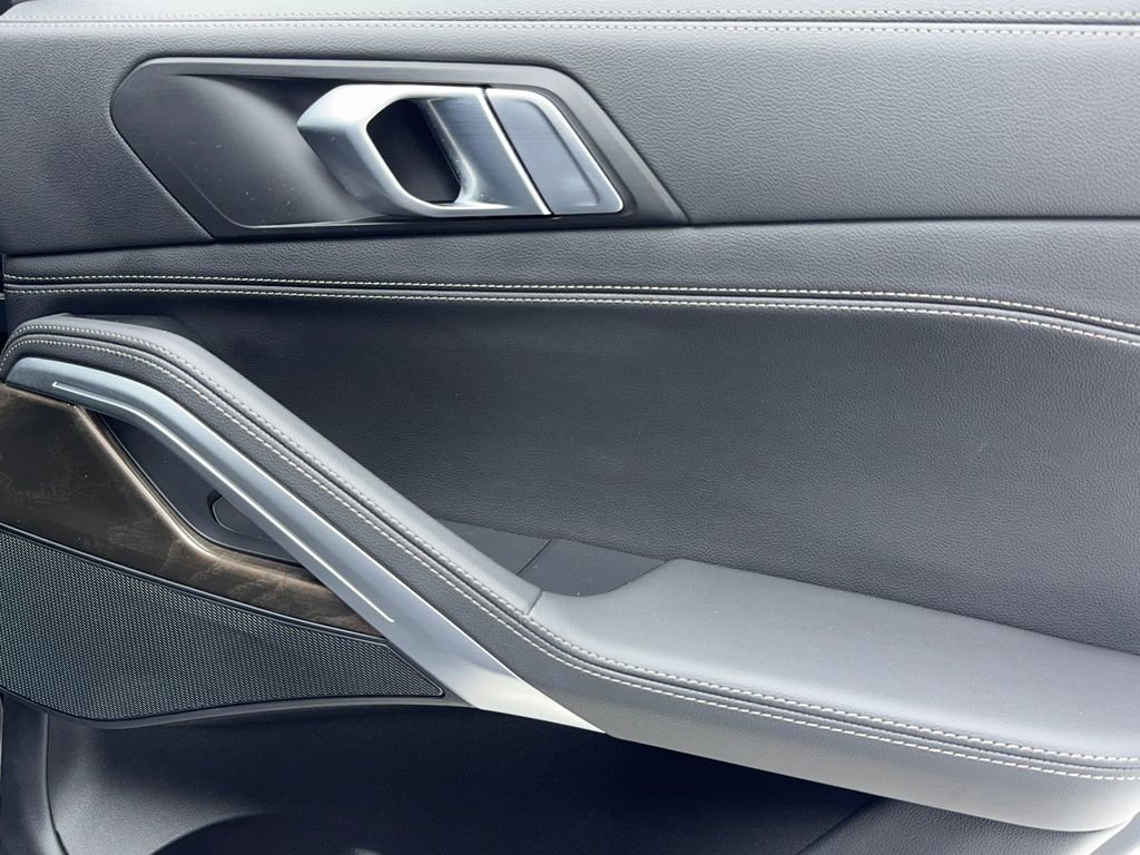 Used 2022 BMW X6 xDrive40i w/ M Sport Package image 51