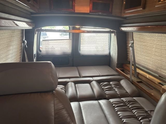 Used 2003 Chevrolet Express 1500 w/ Preferred Equipment Group 4 RWD image 22