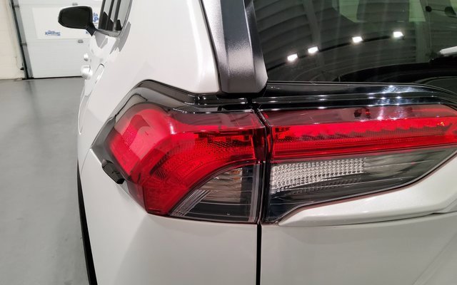 Used 2025 Toyota RAV4 XLE Premium image 10