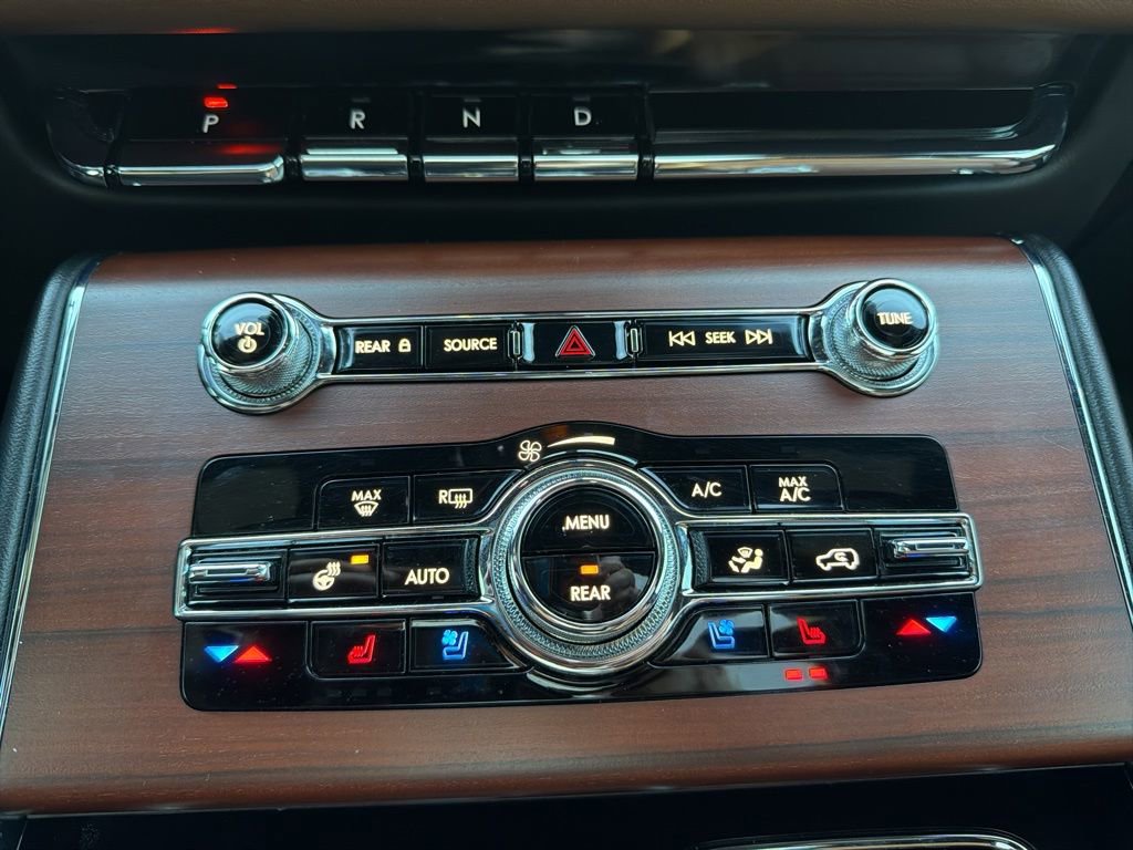 Used 2022 Lincoln Aviator Reserve w/ Equipment Group 201A AWD/4WD image 35