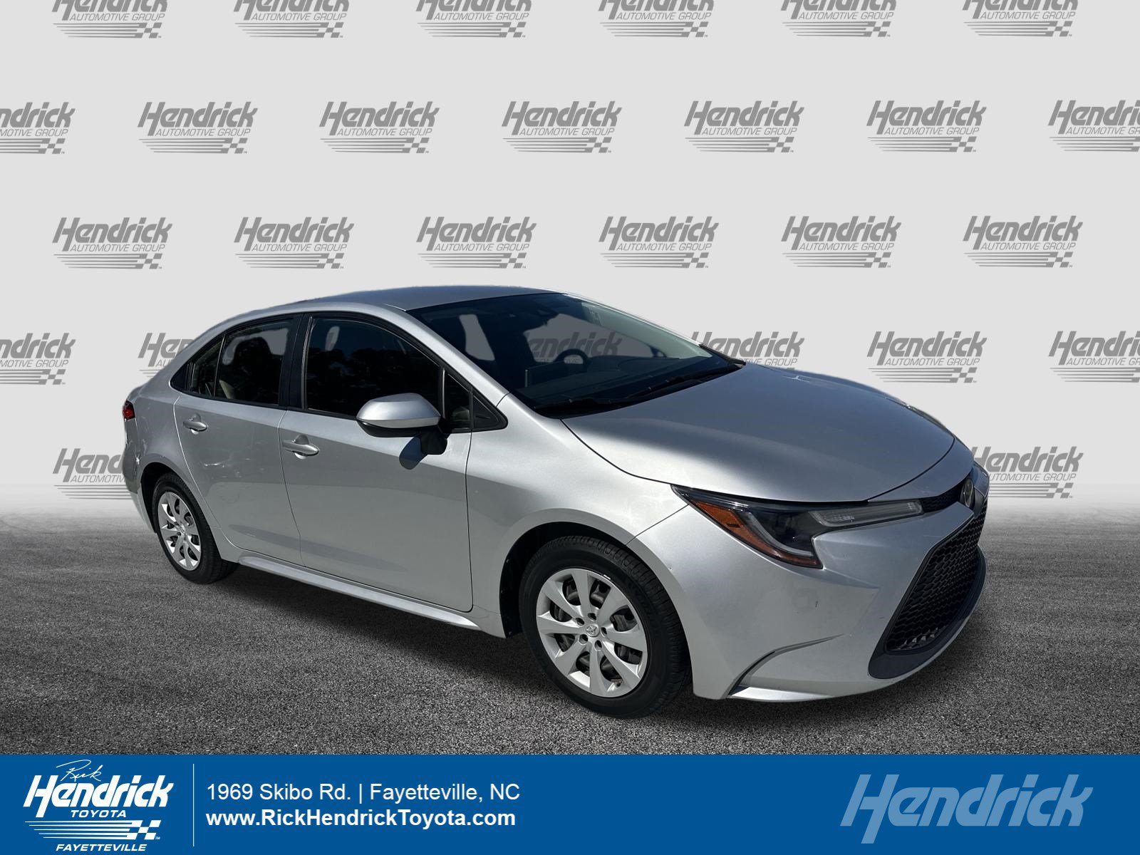 Used 2020 Toyota Corolla LE FWD image 1