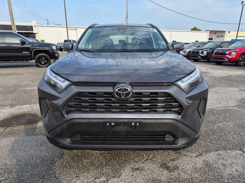 Used 2022 Toyota RAV4 XLE FWD image 2