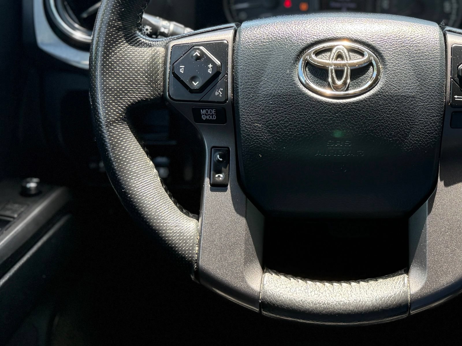 Used 2017 Toyota Tacoma TRD Sport w/ Premium & Technology Package RWD image 26
