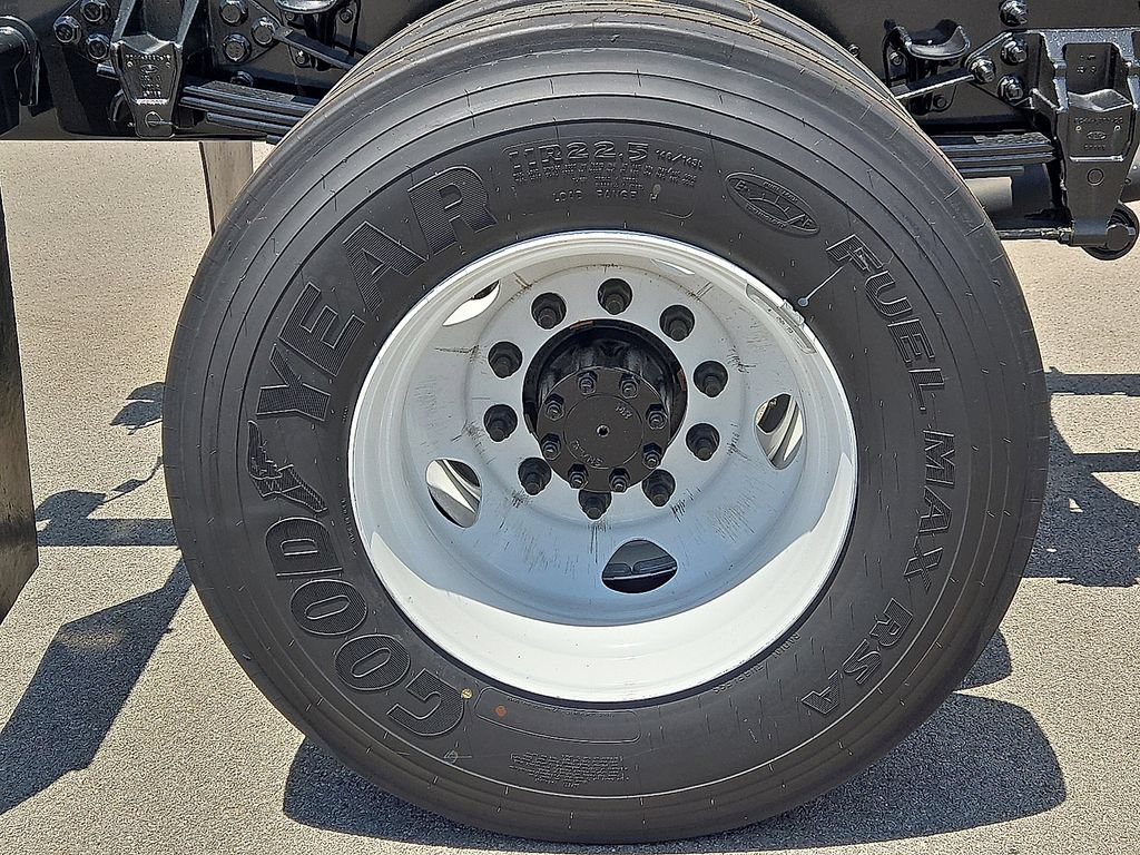 New 2027 Ford F650 2WD Regular Cab Super Duty image 7