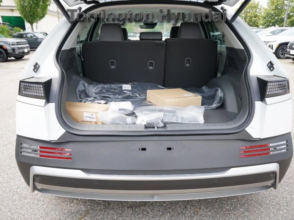 New 2025 Hyundai Ioniq 5 SEL image 9