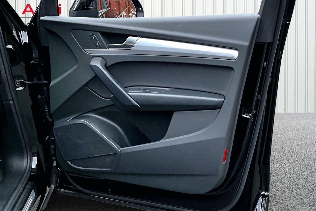 Used 2025 Audi Q5 2.0T Premium w/ Convenience Plus Package image 28