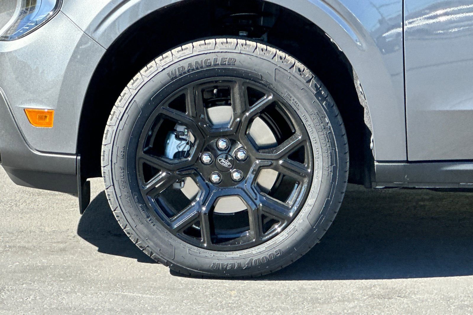 New 2025 Ford Maverick XLT w/ XLT Luxury Package image 24