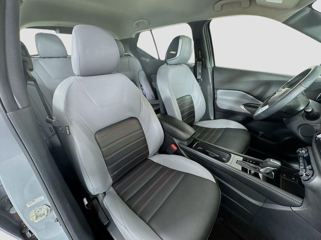 Used 2022 Nissan Kicks SR w/ Premium Package FWD image 28