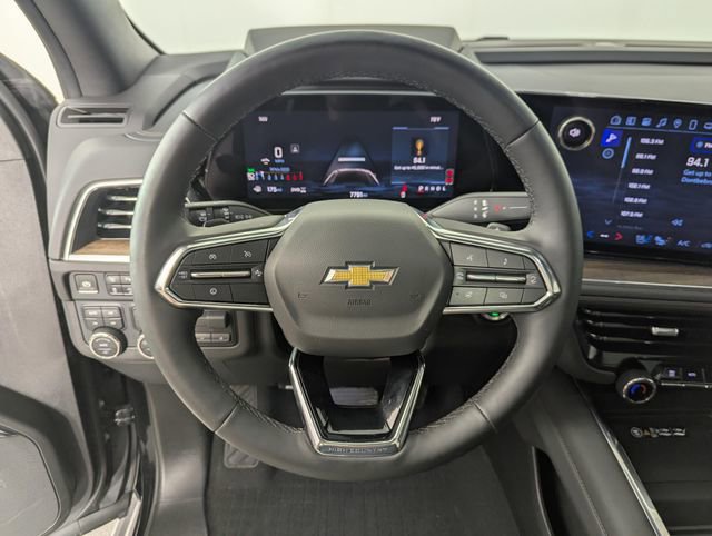 Used 2025 Chevrolet Suburban High Country AWD/4WD image 13