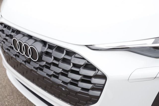 Used 2025 Audi Q5 Premium Plus w/ Premium Plus AWD/4WD image 11