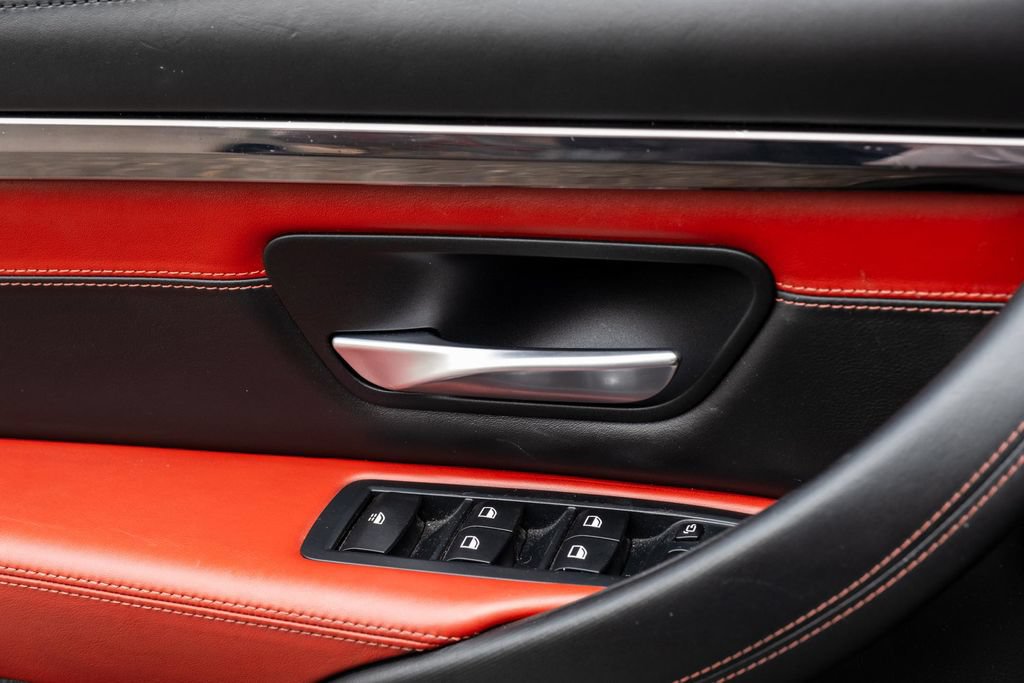 Used 2016 BMW M4 Convertible RWD image 12