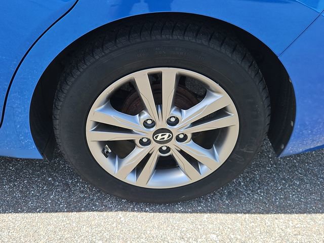 Used 2017 Hyundai Elantra SE image 7