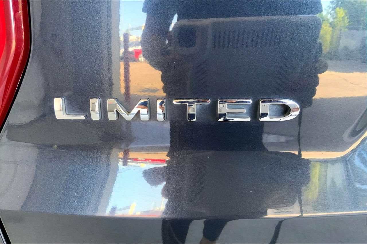 Used 2017 Ford Explorer Limited FWD image 31