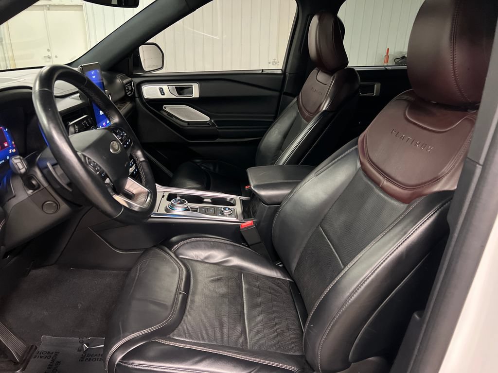 Used 2020 Ford Explorer Platinum w/ Premium Technology Package AWD/4WD image 12