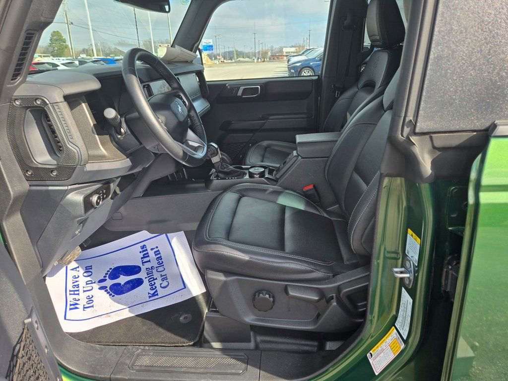 Used 2025 Ford Bronco Badlands image 7